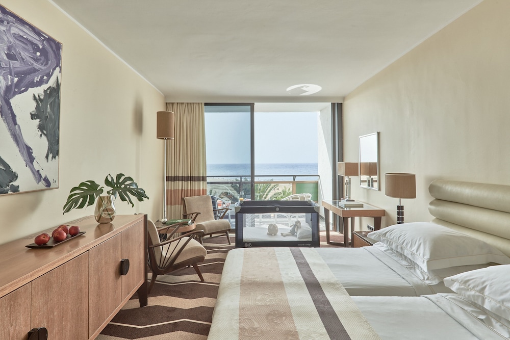 Seaside Palm Beach — Hotel rooms in Meloneras, Canary Islands