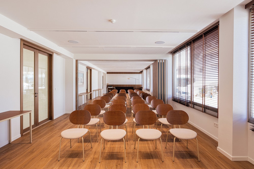 Hotel Simbad — Hotel building in Ibiza Town, Balearic Islands