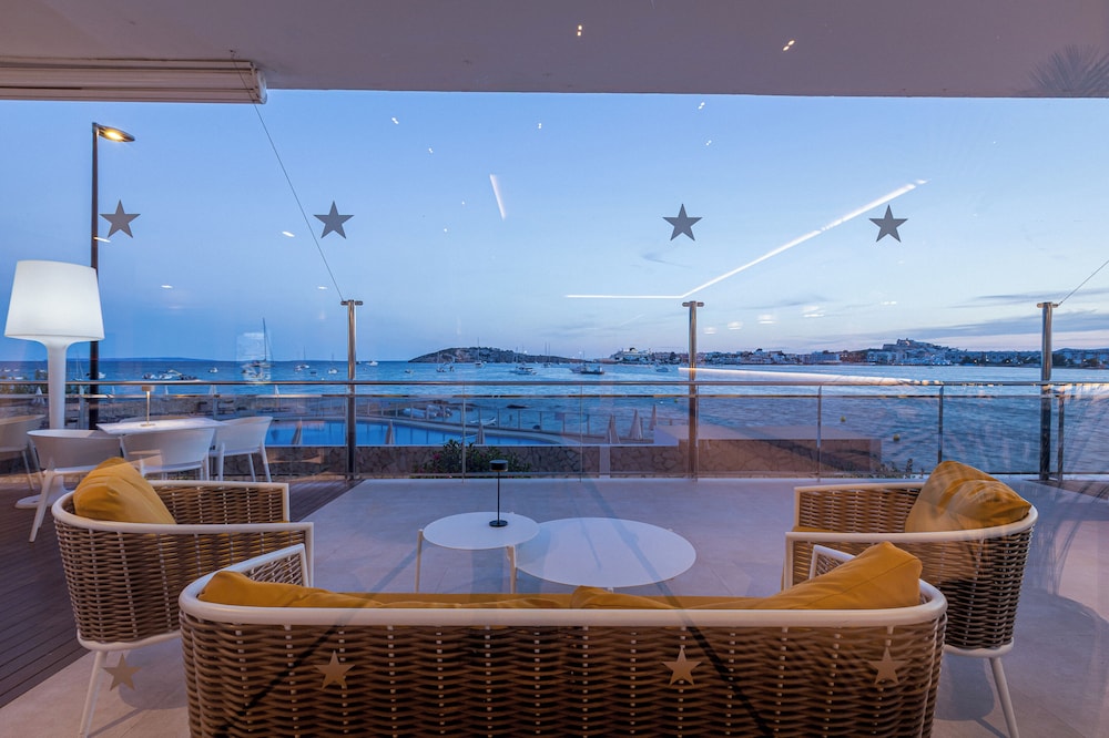 Hotel Simbad — Restaurant & bars in Ibiza Town, Balearic Islands