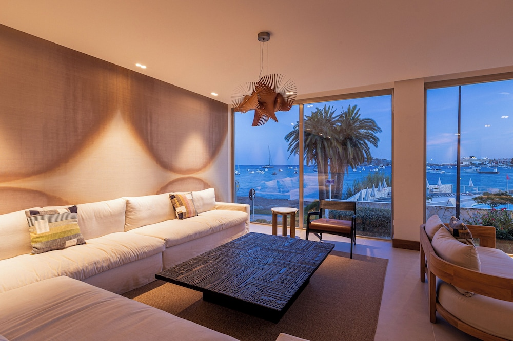 Hotel Simbad — Hotel rooms in Ibiza Town, Balearic Islands
