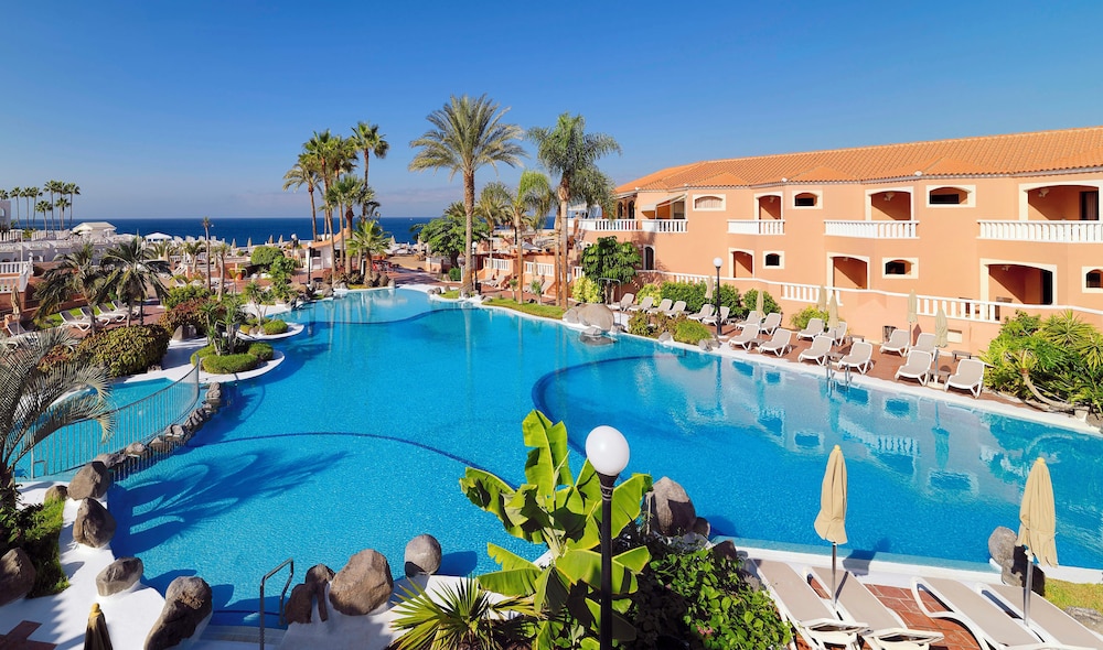 Sol Sun Beach Apartamentos — Main photo in Costa Adeje, Canary Islands