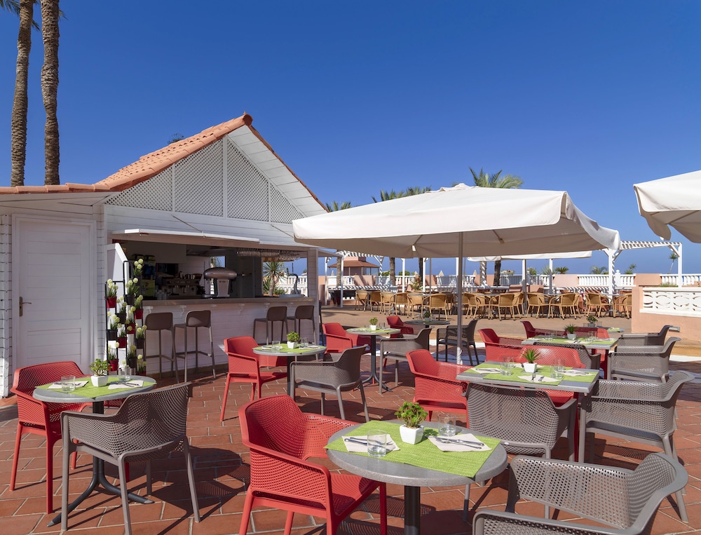 Sol Sun Beach Apartamentos — Restaurant & bars in Costa Adeje, Canary Islands