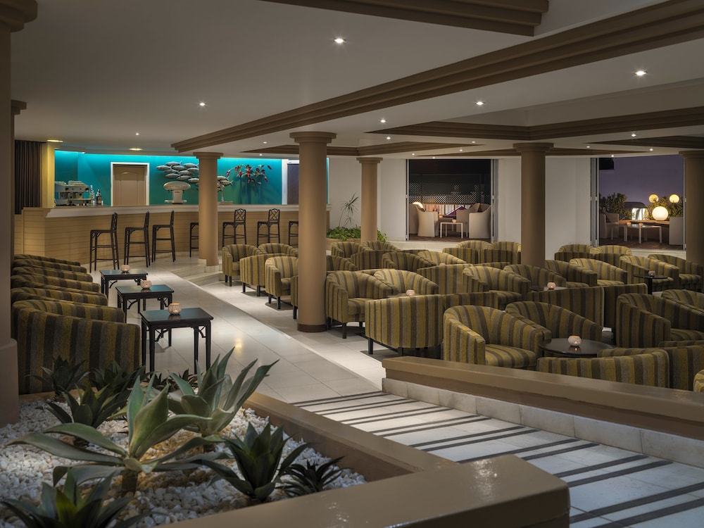 Sol Sun Beach Apartamentos — Restaurant & bars in Costa Adeje, Canary Islands