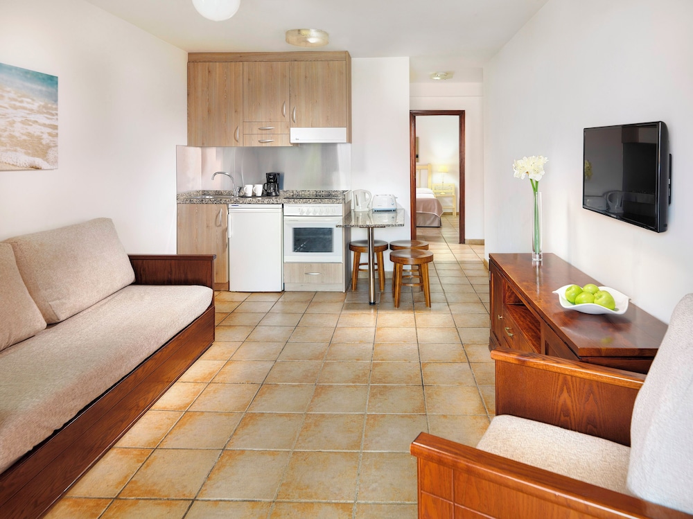 Sol Sun Beach Apartamentos — Hotel rooms in Costa Adeje, Canary Islands