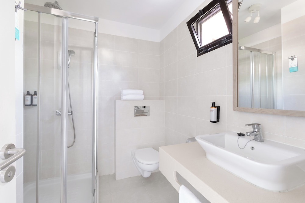 Sol Sun Beach Apartamentos — Hotel rooms in Costa Adeje, Canary Islands
