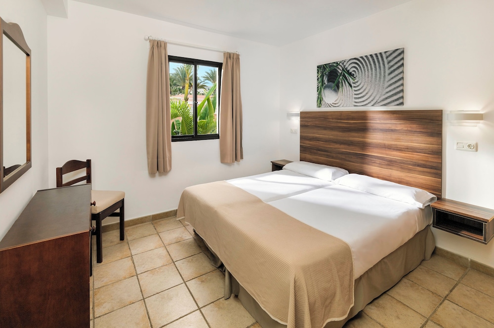 Sol Sun Beach Apartamentos — Hotel rooms in Costa Adeje, Canary Islands