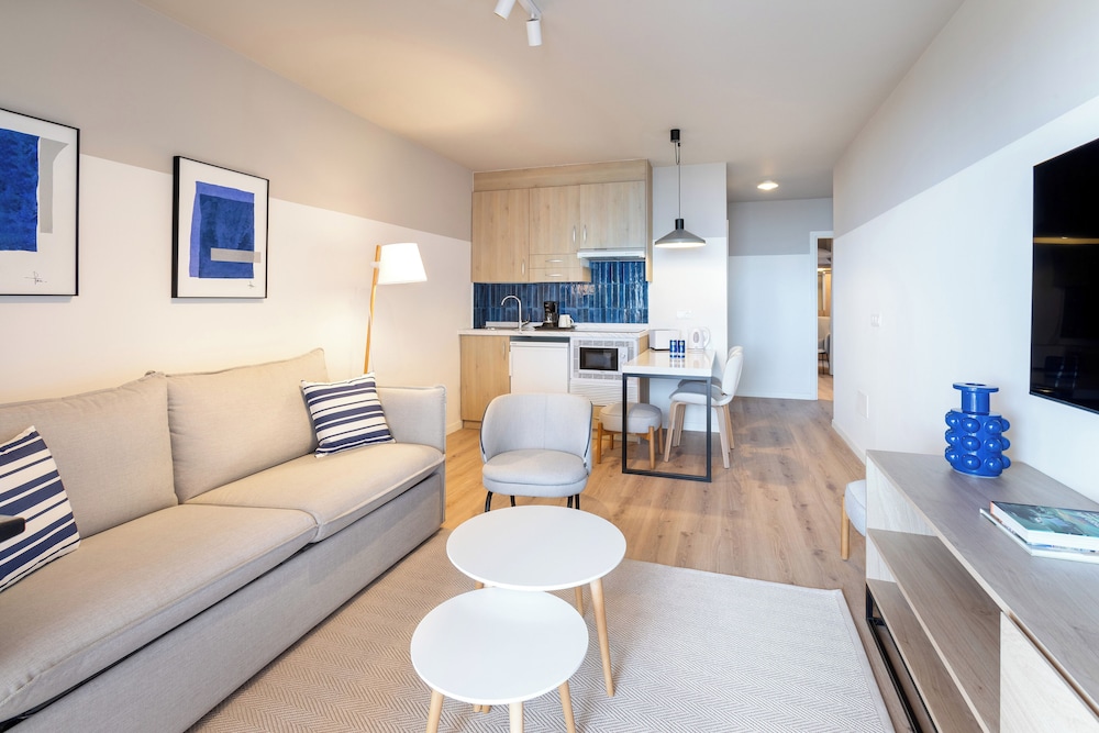 Sol Sun Beach Apartamentos — Hotel rooms in Costa Adeje, Canary Islands