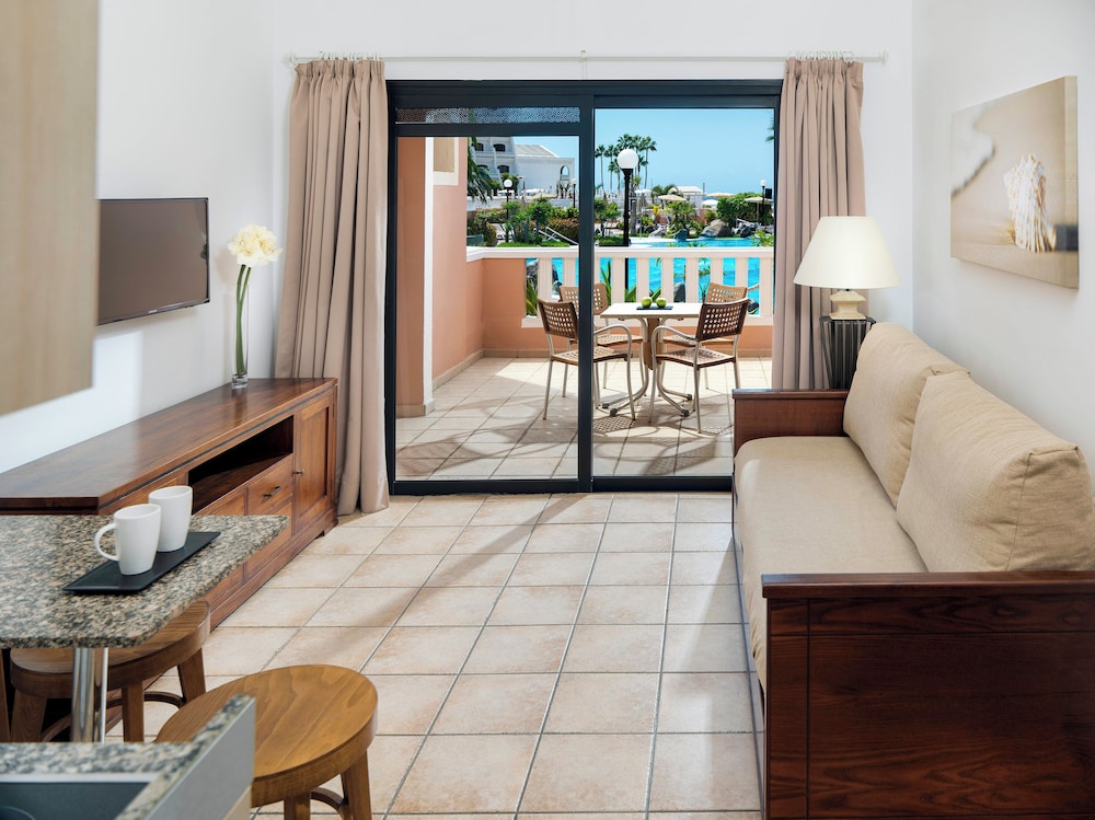 Sol Sun Beach Apartamentos — Hotel rooms in Costa Adeje, Canary Islands