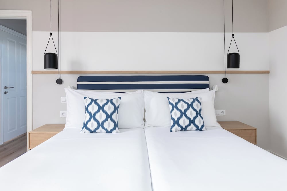 Sol Sun Beach Apartamentos — Hotel rooms in Costa Adeje, Canary Islands