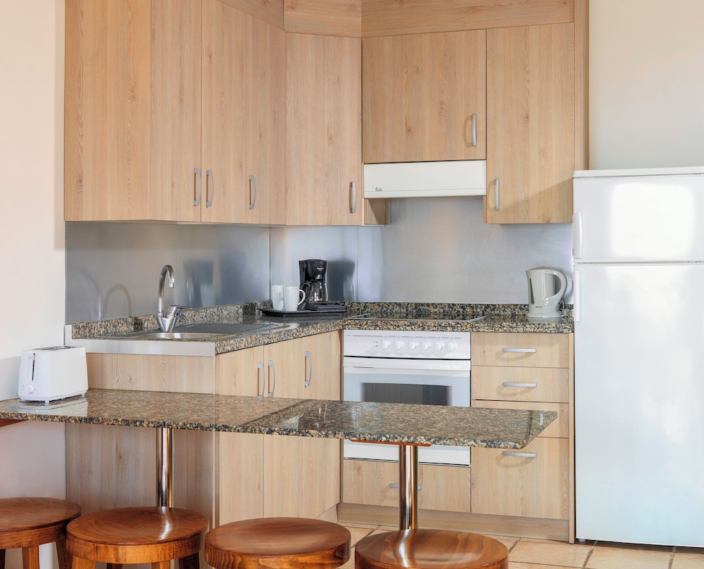 Sol Sun Beach Apartamentos — Hotel rooms in Costa Adeje, Canary Islands