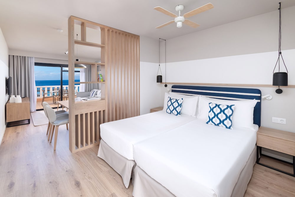 Sol Sun Beach Apartamentos — Hotel rooms in Costa Adeje, Canary Islands