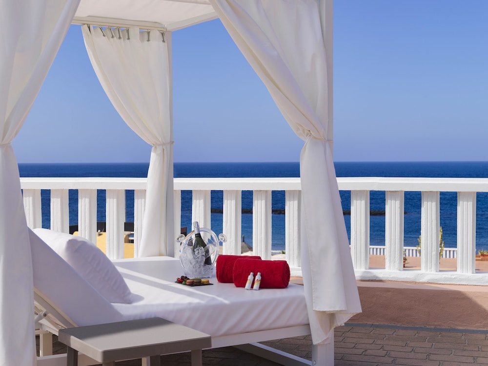 Sol Sun Beach Apartamentos — Beach in Costa Adeje, Canary Islands