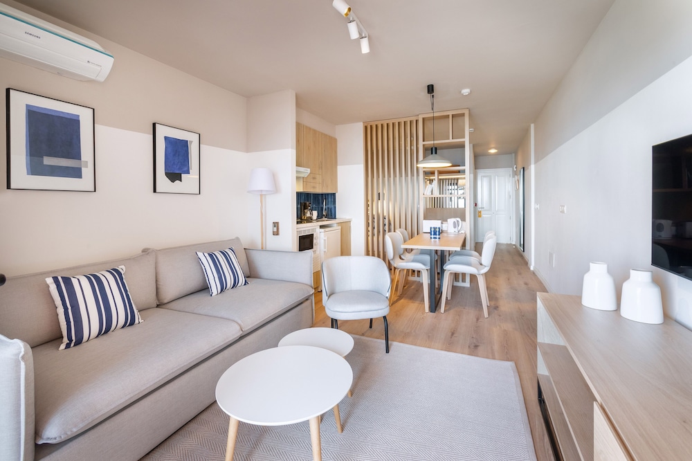 Sol Sun Beach Apartamentos — Hotel rooms in Costa Adeje, Canary Islands