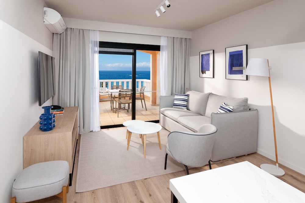 Sol Sun Beach Apartamentos — Hotel rooms in Costa Adeje, Canary Islands