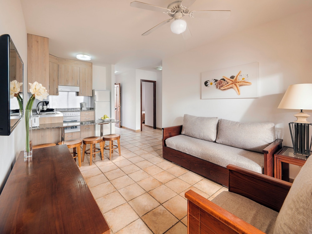 Sol Sun Beach Apartamentos — Hotel rooms in Costa Adeje, Canary Islands