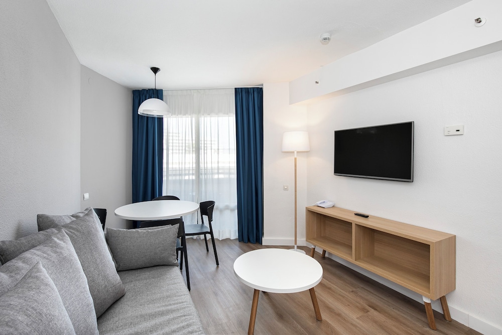 Sol Puerto Marina — Hotel rooms in Torremolinos, Andalusia