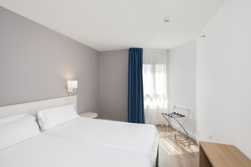 Sol Puerto Marina — Hotel rooms in Torremolinos, Andalusia