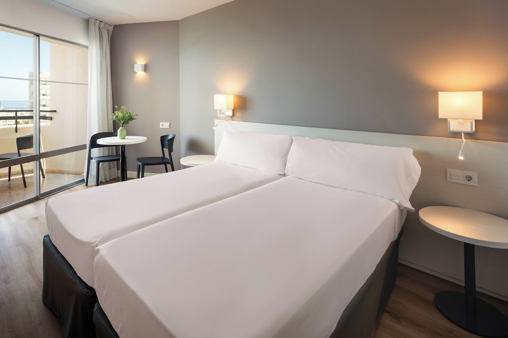 Sol Puerto Marina — Hotel rooms in Torremolinos, Andalusia
