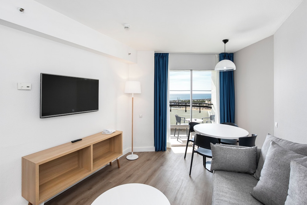 Sol Puerto Marina — Hotel rooms in Torremolinos, Andalusia