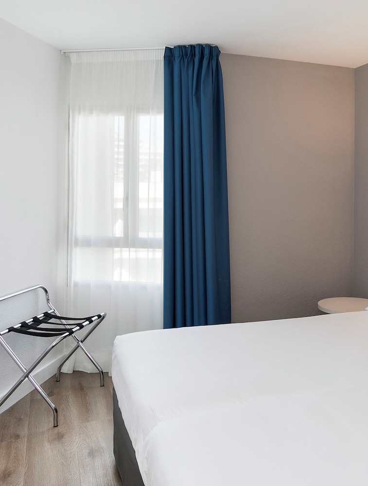 Sol Puerto Marina — Hotel rooms in Torremolinos, Andalusia