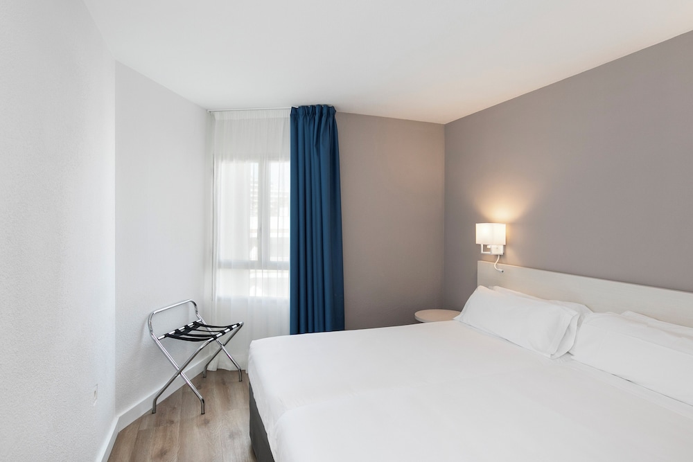 Sol Puerto Marina — Hotel rooms in Torremolinos, Andalusia