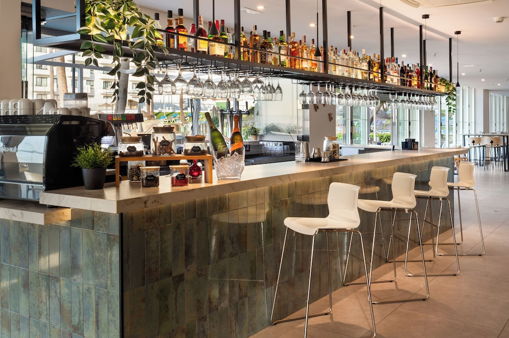 Sol Puerto Marina — Restaurant & bars in Torremolinos, Andalusia
