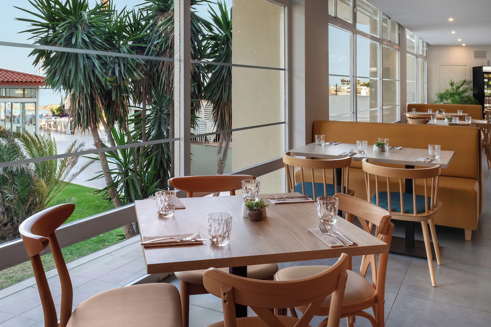 Sol Puerto Marina — Restaurant & bars in Torremolinos, Andalusia