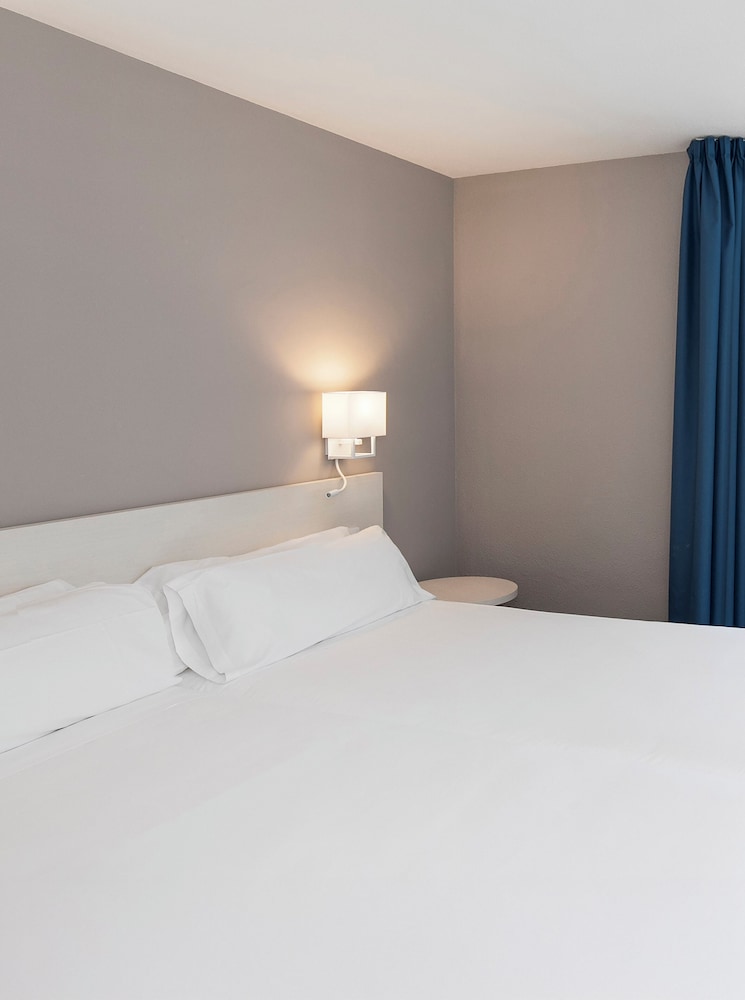 Sol Puerto Marina — Hotel rooms in Torremolinos, Andalusia