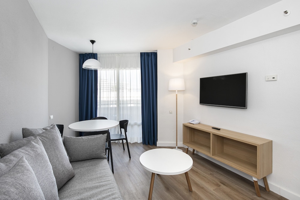 Sol Puerto Marina — Hotel rooms in Torremolinos, Andalusia