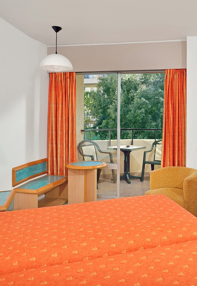 Sol Puerto Marina — Hotel rooms in Torremolinos, Andalusia