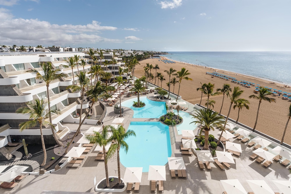 Plus Fariones Suite Hotel — Swimming pool in Puerto del Carmen, Canary Islands
