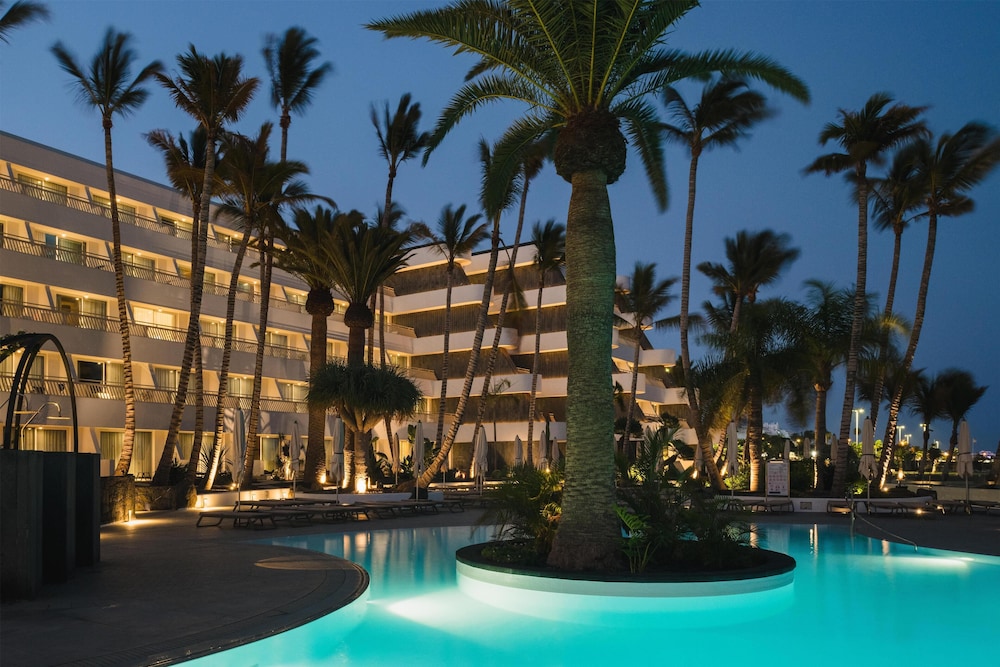 Plus Fariones Suite Hotel — Swimming pool in Puerto del Carmen, Canary Islands