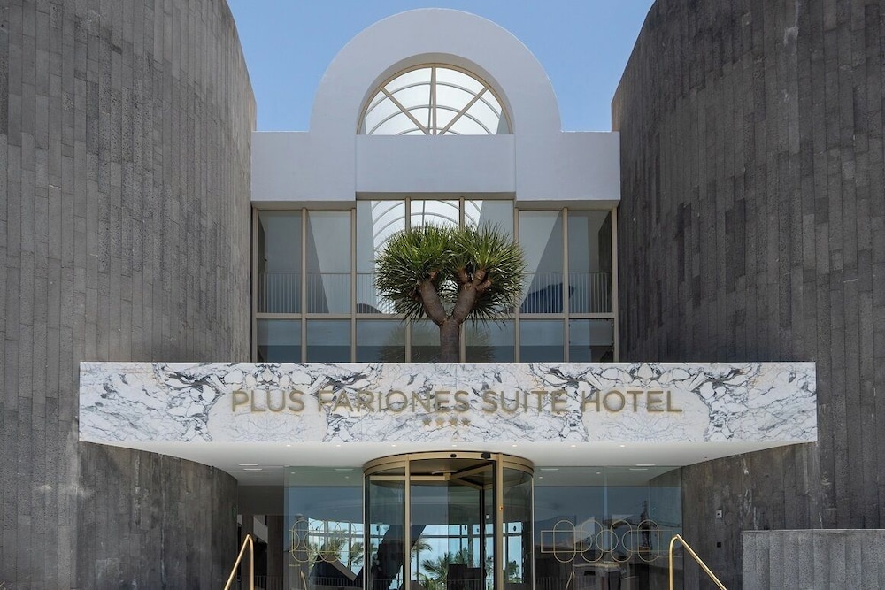 Plus Fariones Suite Hotel — Hotel building in Puerto del Carmen, Canary Islands