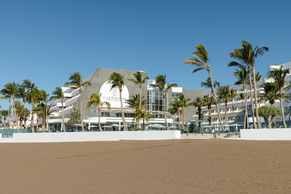 Plus Fariones Suite Hotel — Hotel building in Puerto del Carmen, Canary Islands