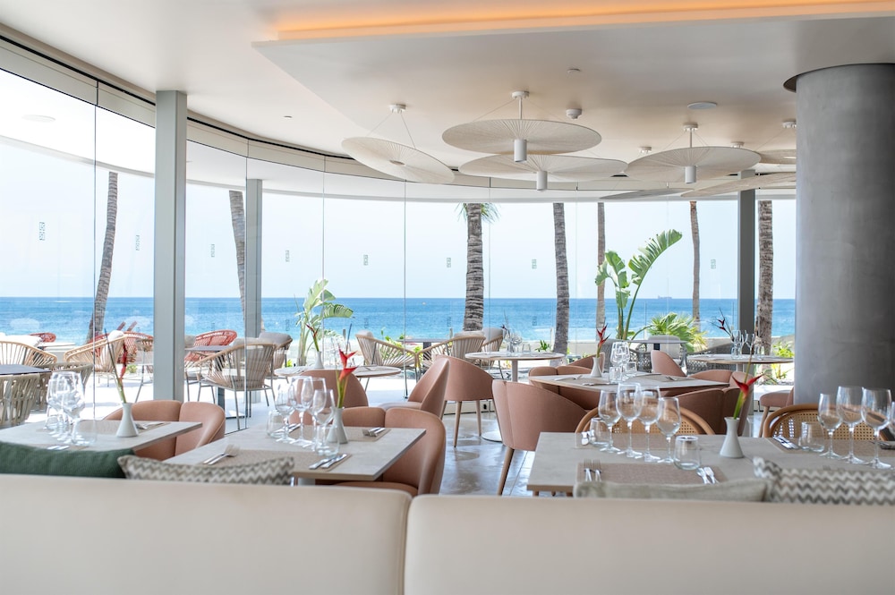 Plus Fariones Suite Hotel — Restaurant & bars in Puerto del Carmen, Canary Islands