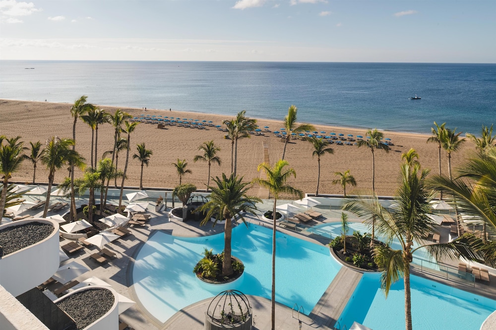 Plus Fariones Suite Hotel — Swimming pool in Puerto del Carmen, Canary Islands