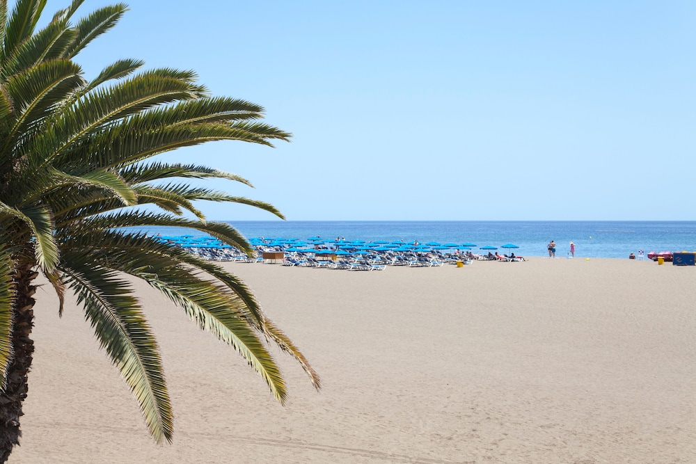 Plus Fariones Suite Hotel — Beach in Puerto del Carmen, Canary Islands