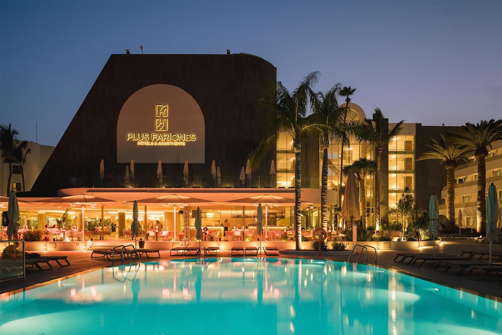 Plus Fariones Suite Hotel — Hotel building in Puerto del Carmen, Canary Islands