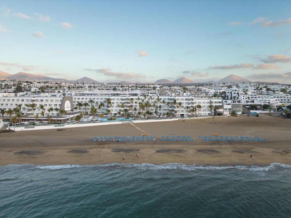 Plus Fariones Suite Hotel — Beach in Puerto del Carmen, Canary Islands