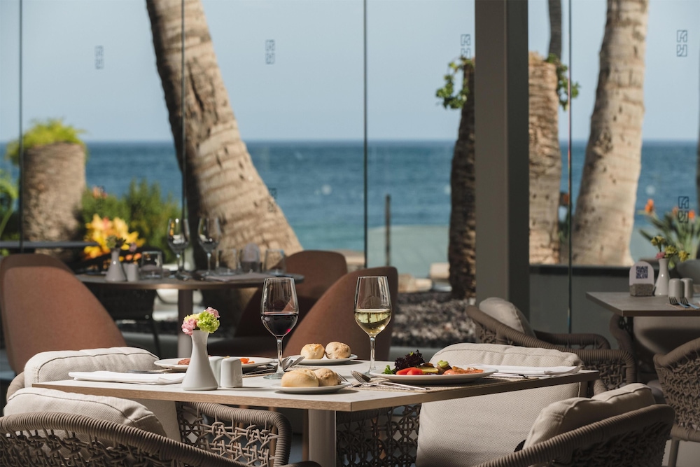 Plus Fariones Suite Hotel — Restaurant & bars in Puerto del Carmen, Canary Islands