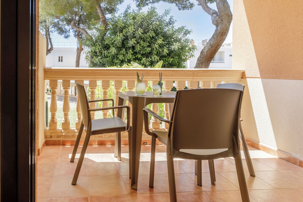 Mar Hotels Paguera & Spa — Hotel building in Peguera, Balearic Islands