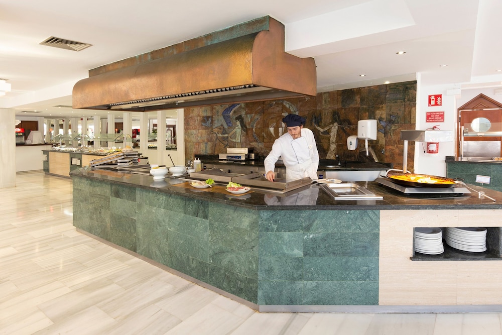 Mar Hotels Paguera & Spa — Restaurant & bars in Peguera, Balearic Islands