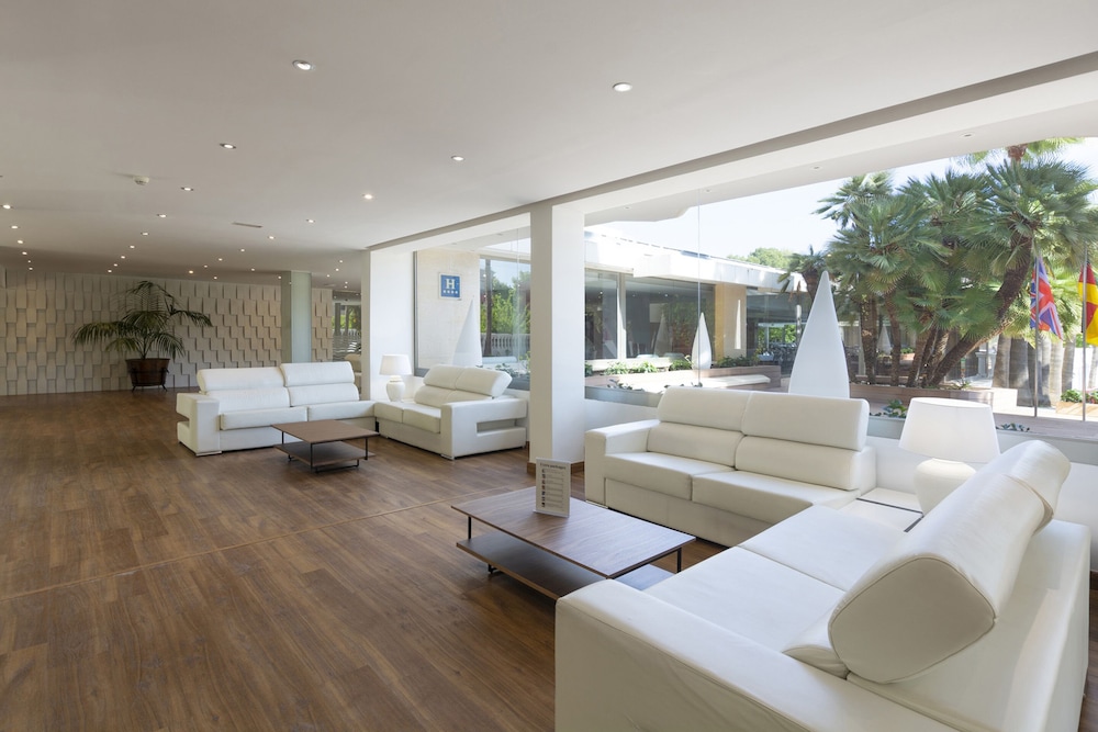 Mar Hotels Paguera & Spa — Hotel building in Peguera, Balearic Islands
