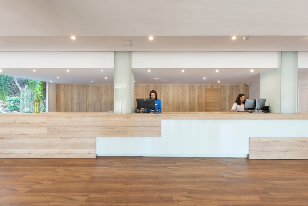 Mar Hotels Paguera & Spa — Hotel building in Peguera, Balearic Islands