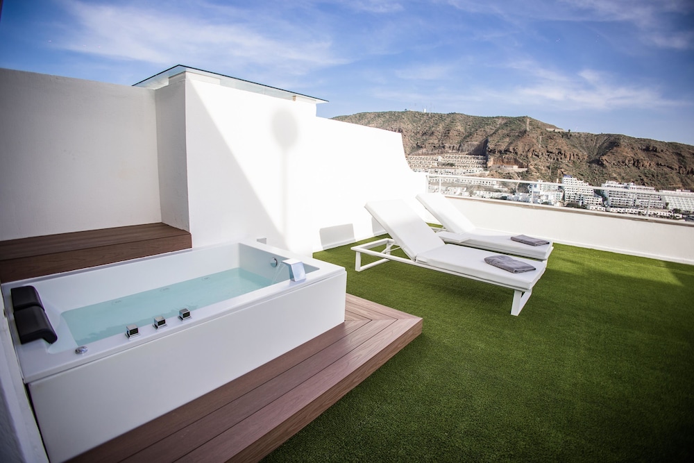 Servatur Terrazamar Suite & Sun Suite — Hotel rooms in Puerto Rico, Canary Islands