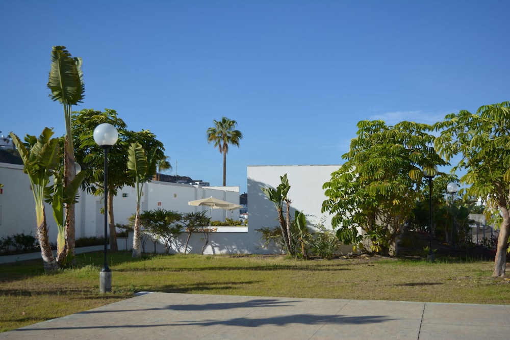 Servatur Terrazamar Suite & Sun Suite — Hotel building in Puerto Rico, Canary Islands