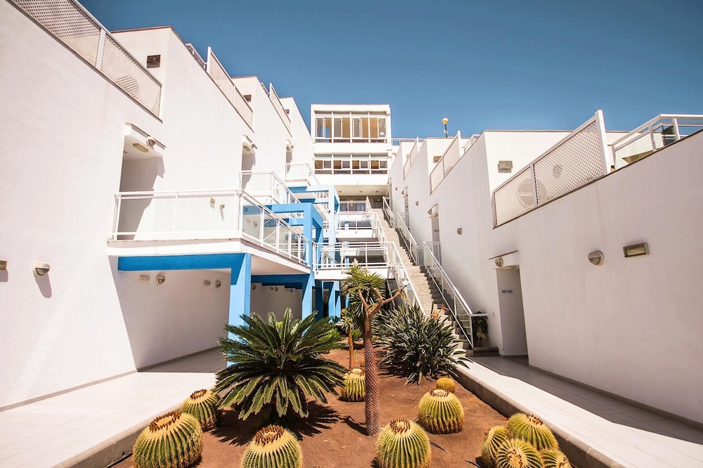 Servatur Terrazamar Suite & Sun Suite — Hotel building in Puerto Rico, Canary Islands