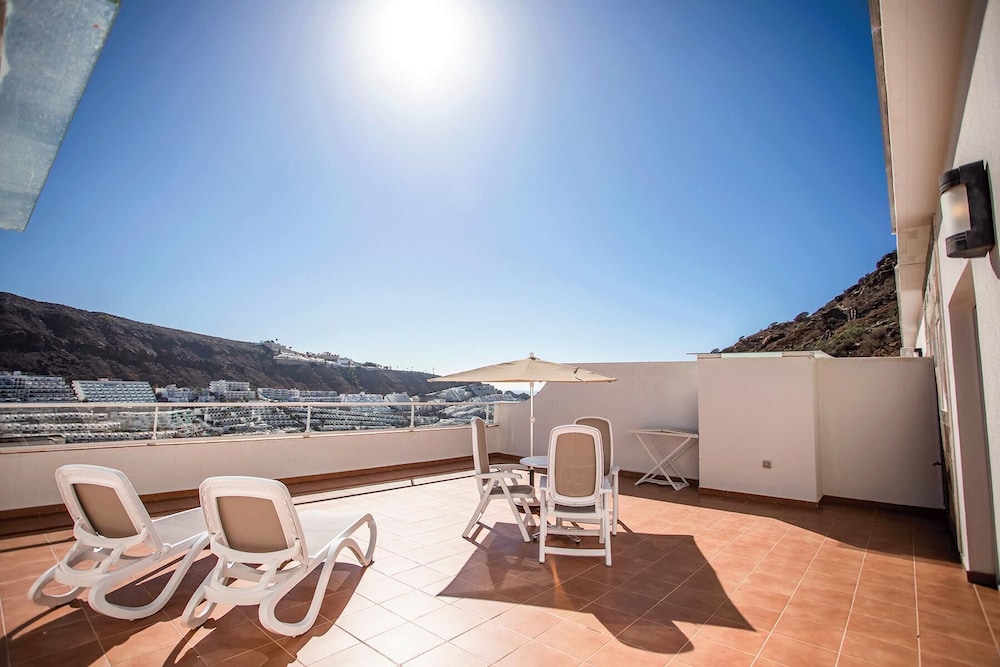 Servatur Terrazamar Suite & Sun Suite — Hotel building in Puerto Rico, Canary Islands
