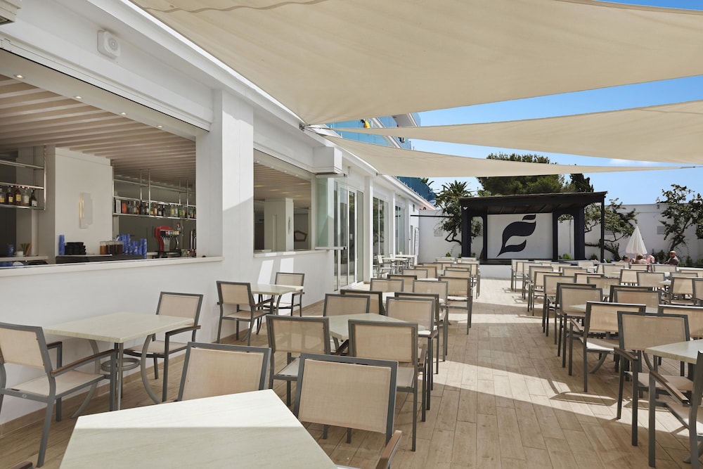 Hotel THB Sa Coma Platja — Restaurant & bars in Sa Coma, Balearic Islands