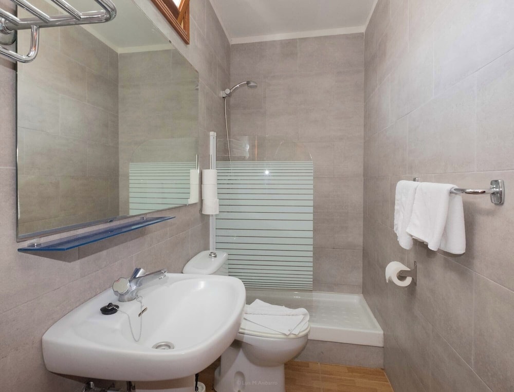 Apartamentos Tinerfe Garden — Hotel rooms in Costa Adeje, Canary Islands